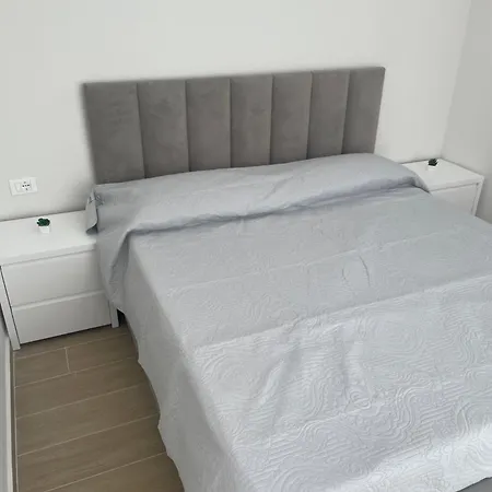Ad * Vlorë