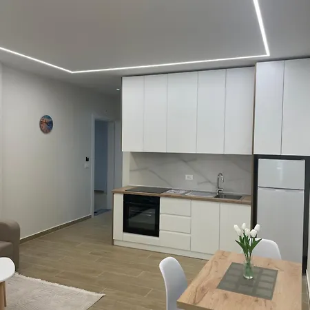 Ad Apartamento Vlorë