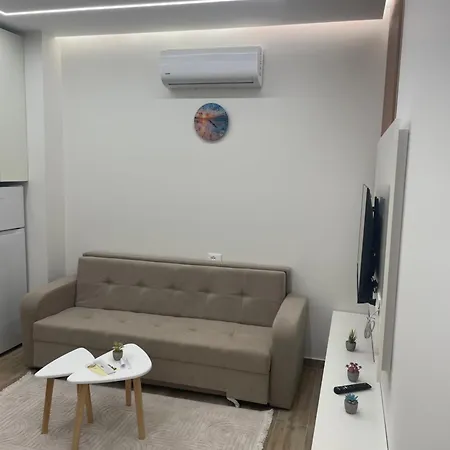 Ad 公寓 *